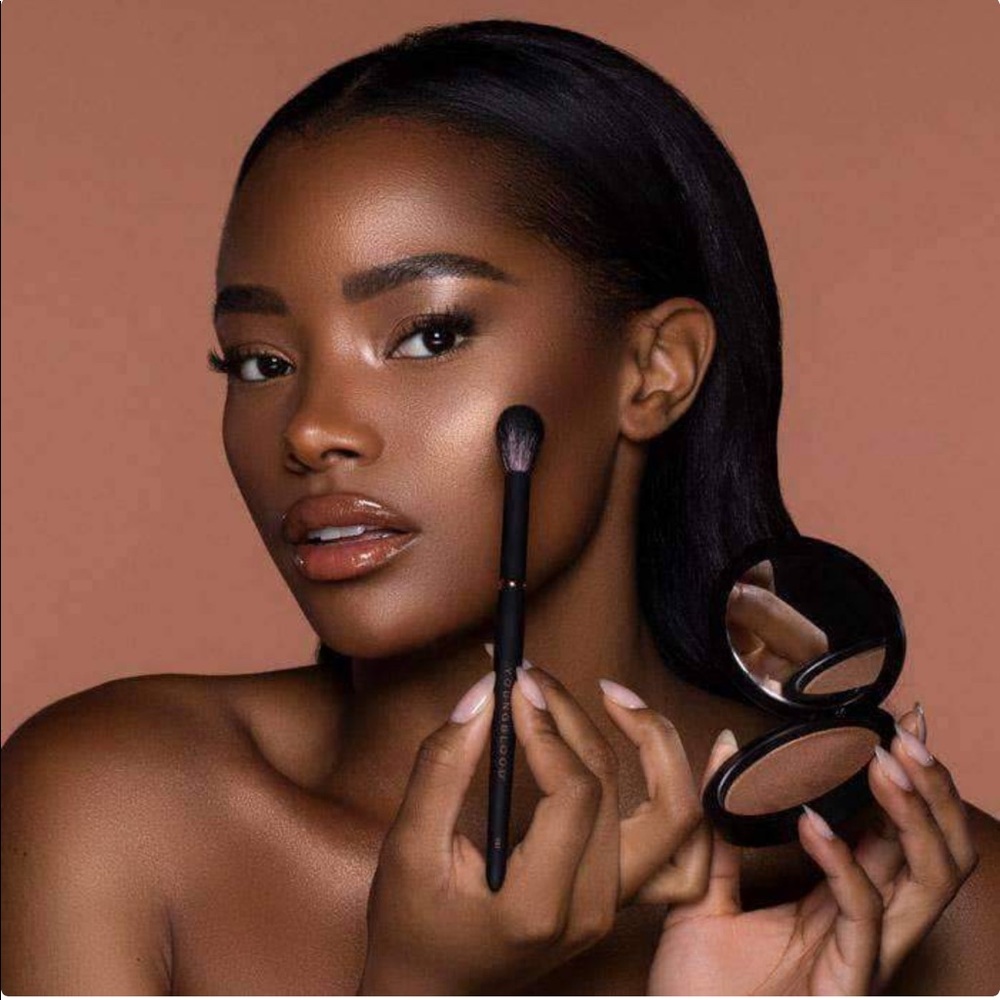 Youngblood Light Reflecting Highlighter